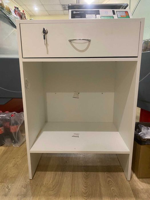 Холодильна вітрина, морозильний ларь, стелажі, ваги, касова тумба Б/У