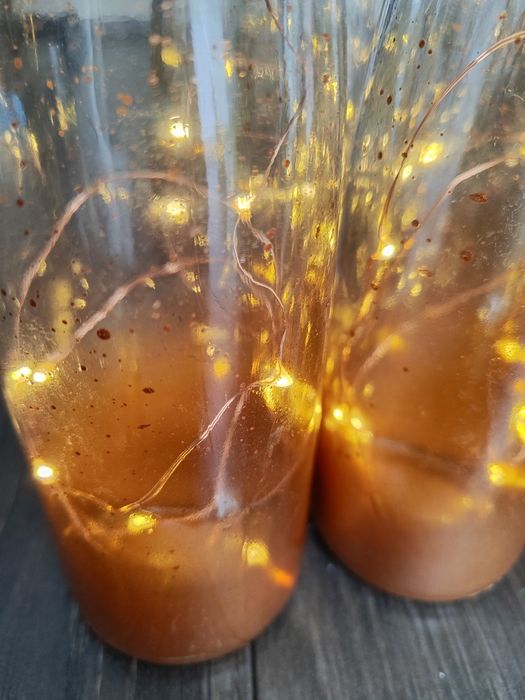 9 sztuk ozdobne butelki złote że światełkami w środku lampki na stoły