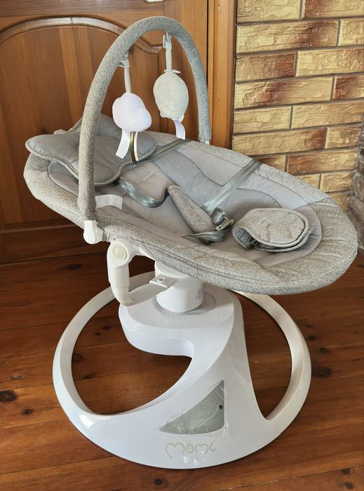 Продам бу заколисуючий центр MoMi PEARL Grey