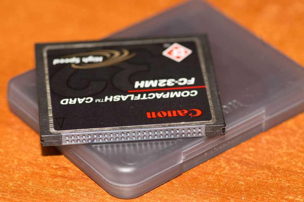 Картка пам'яті Canon Compactflash card FC-32MH