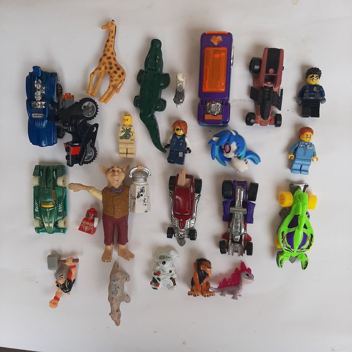 Дитячі іграшки та розвиваюча гра