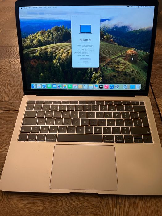 MacBook Air 2018 13' Retina 8GB RAM 256GB SSD Intel i5