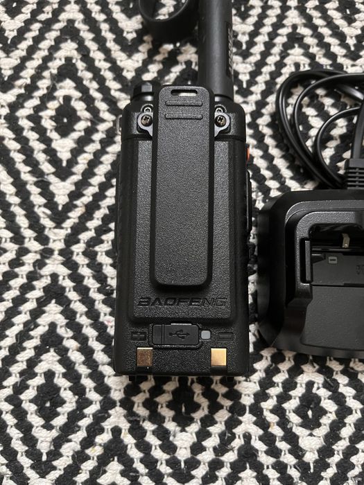 Radio baofeng uv 5rh+ ladowarka