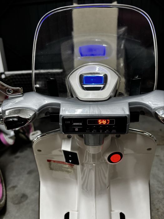Vespa a bateria em excelente estado
