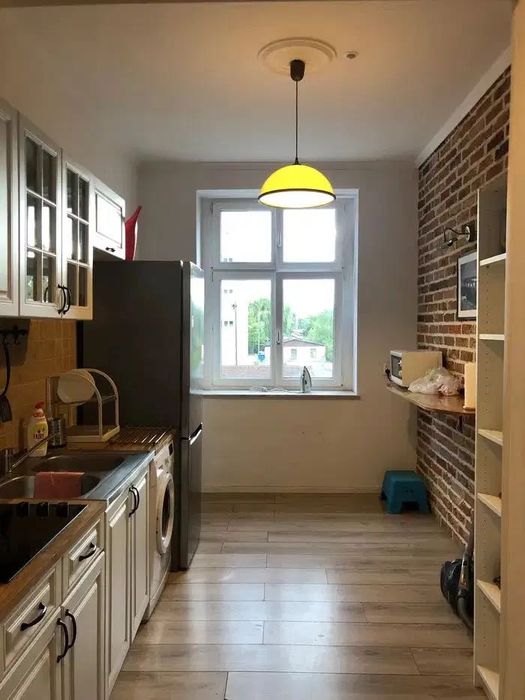 Piękny wolny pokój centrum Gdyni ul Portowa (stałe opłaty)