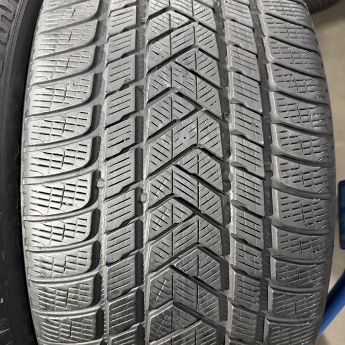 2шт 285/35 R22 Pirelli Scorpion Winter