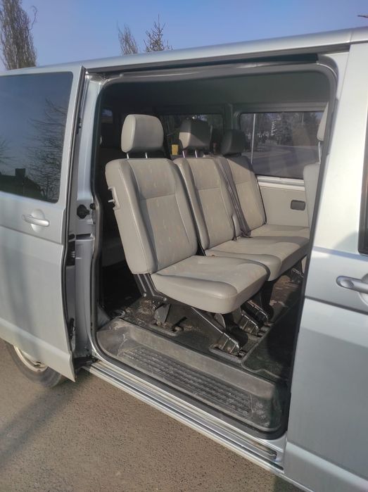 Volkswagen T5 / 2009r. / 1.9 TDI / 9 os.