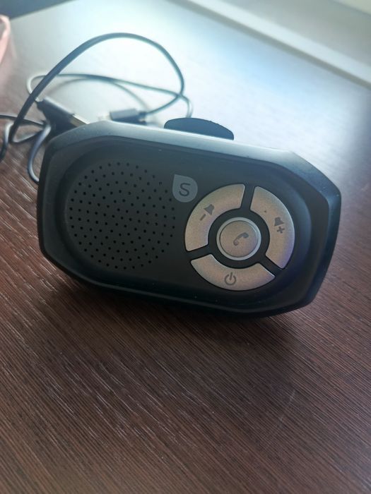 Zestaw głośnomówiący do samochodu bluetooth