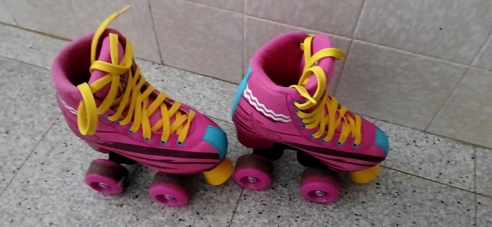 Vendo patins 4 rodas