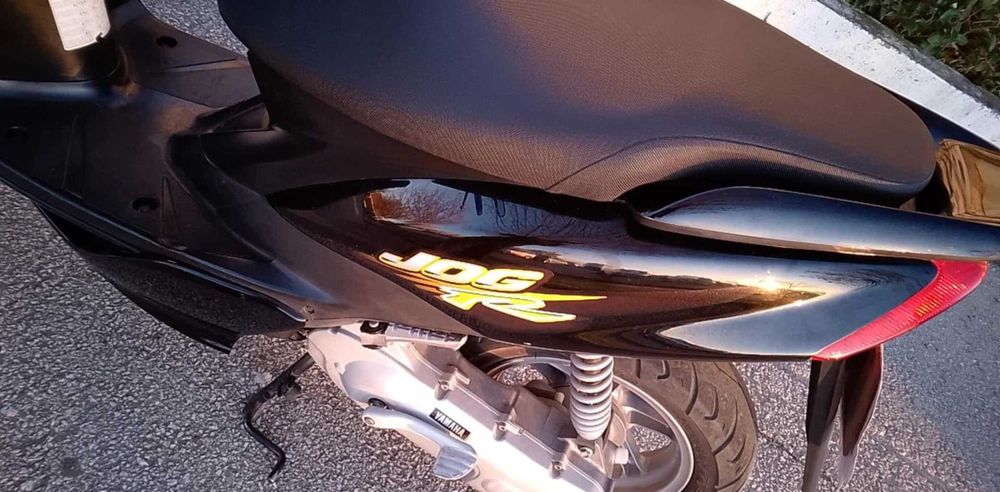 Scooter Yamaha Jog 50 cm3   2 T impecável  de tudo.Nunca caí