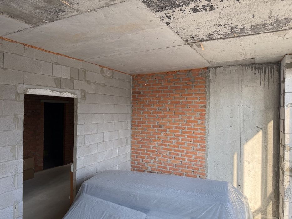 Трикімнатна квартира, Мінімальне оф, 90 м2