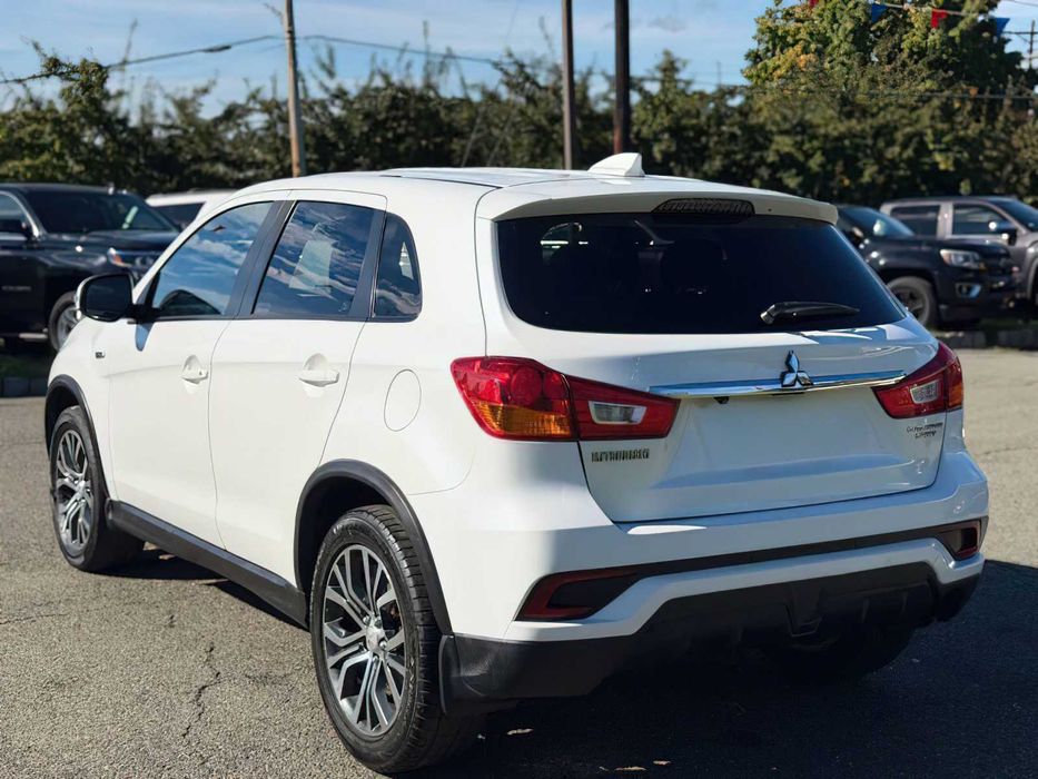Mitsubishi Outlander      2018