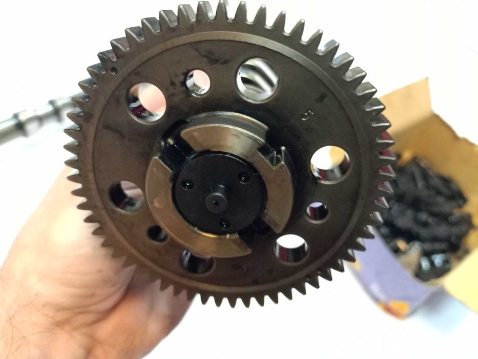 BMW E60 E65 E70 E83 E90 E92 Wałek rozrządu wydechowy M57 3.0D