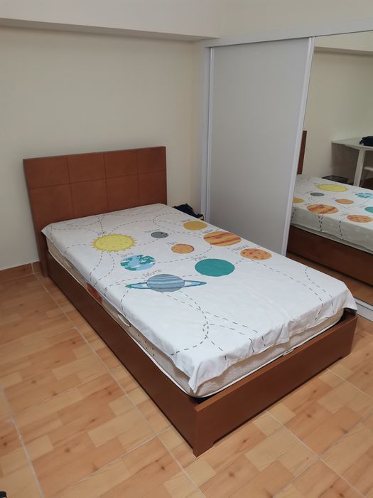 Cama em Madeira com Arrumação – Cor Cerejeira