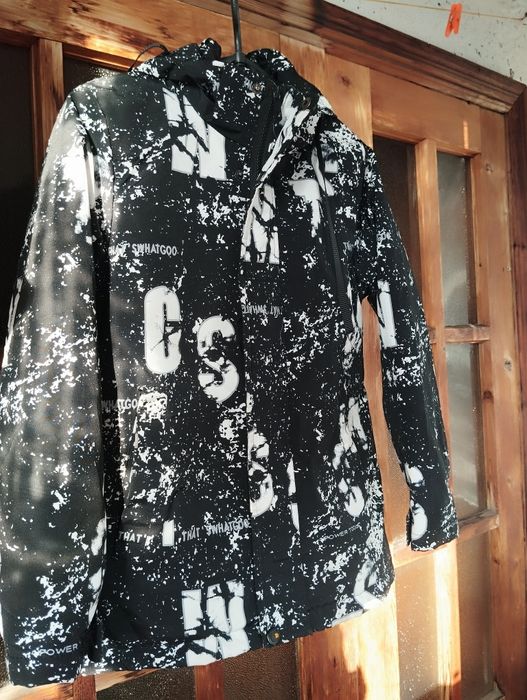 Продам весняну курточку