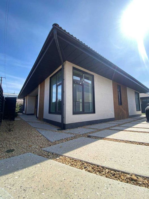 Продам приватний БУДИНОК, вул. Урожайна