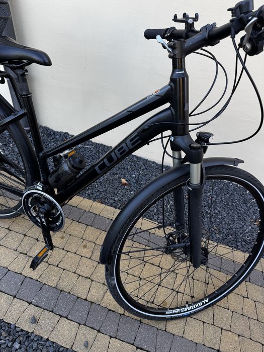 Rower trekkingowy Cube Kathmandu 46 cm/28”/ XT / RockShox / Dynamo w piaście / LED / Stan bardzo dobry