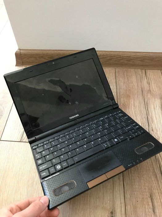 Laptop Toschiba NB500