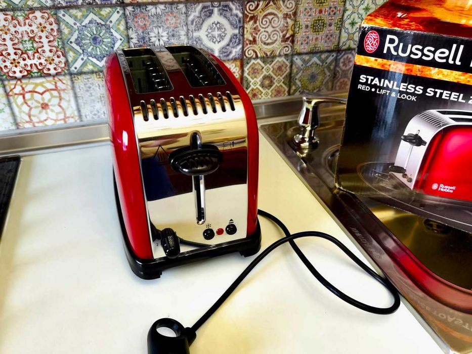 Тостер Russell Hobbs 233302 на 2 слота новый 1600 Вт