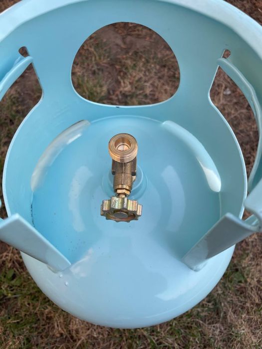 Газовый болон на 12л с краном  и клапаном безопасности вес  7,1кг