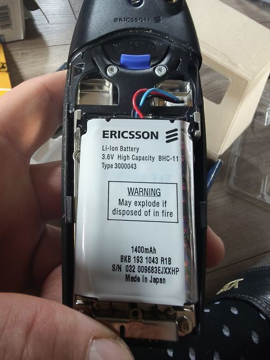 Telefon Ericsson A2618s z pudełkiem