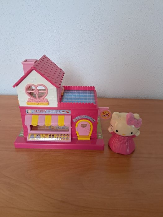 Domek i zabawka hello kitty