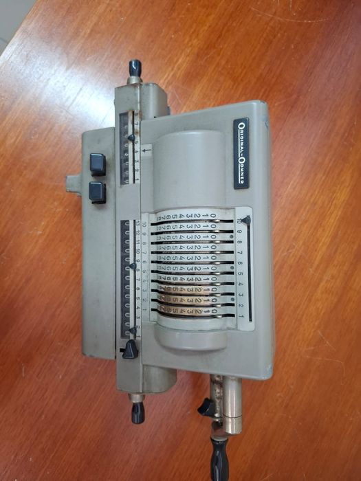 Máquina registadora antiga original ODHNER