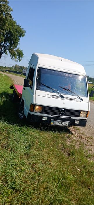 Евакуатор Mercedes mb100
