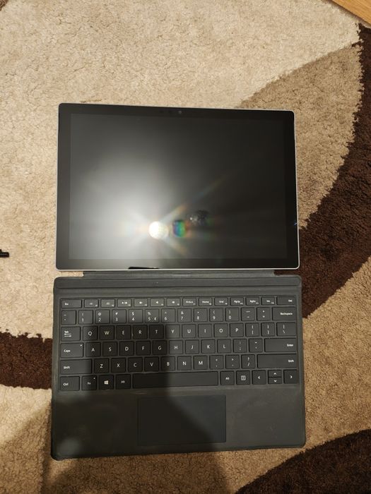 Microsoft Surface 1796 i7 256gb 8gb