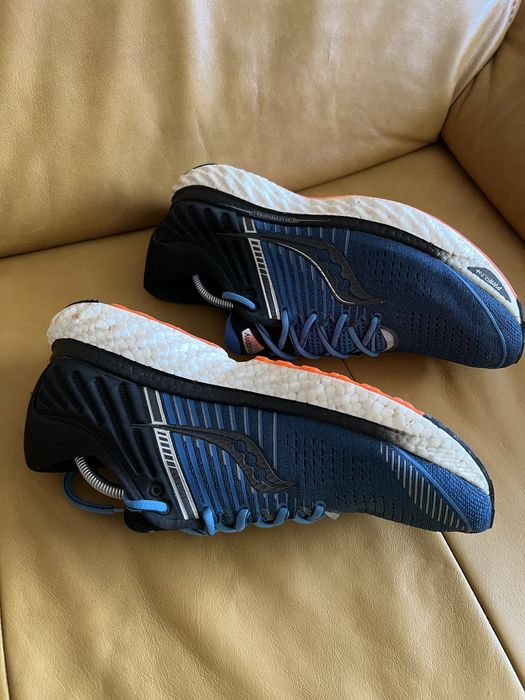 бігові кросівки Saucony Triumph 17 45р