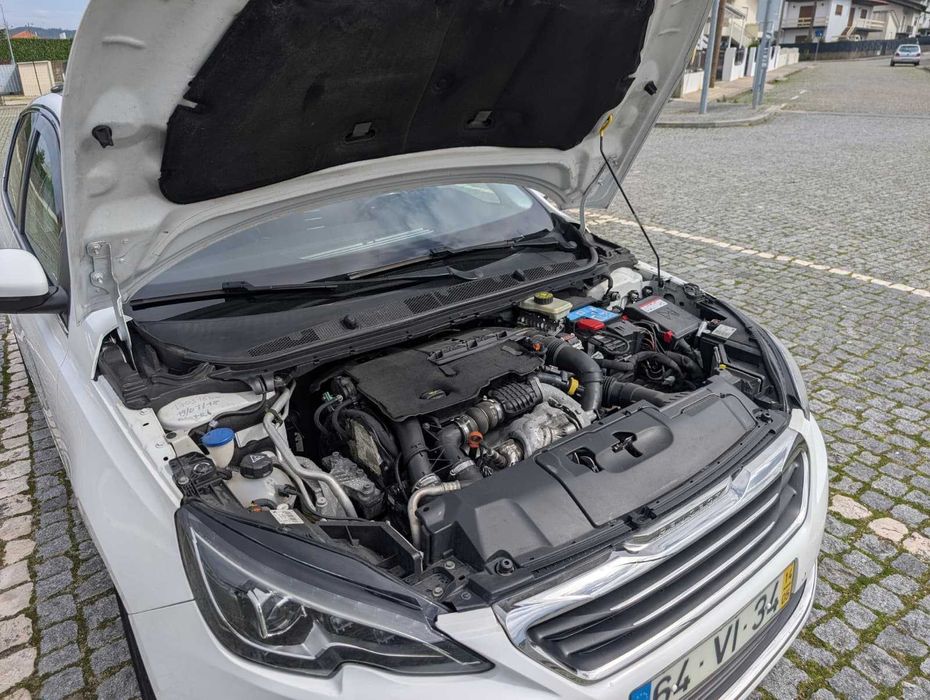 Peugeot 308 1.6 HDi – Teto Panorâmico – Económico
