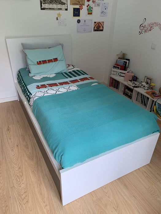 Cama individual com cama de gaveta