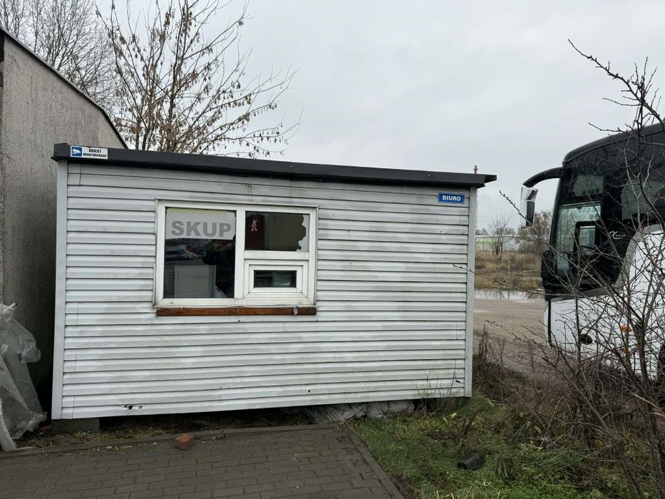 Kontener użytkowy 4×2,5 m Toruń | okno podawcze | prąd