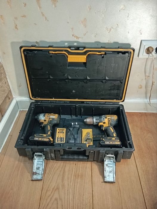 Продам набір Dewalt привезений з Англії!