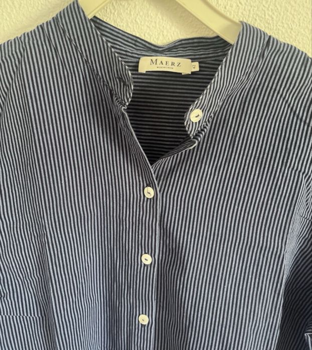 Camisa às Riscas Azul Maerz Muenchen (Tamanho 42 / XL)