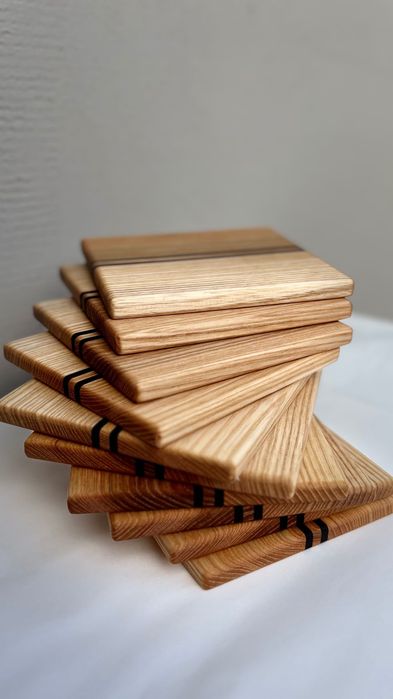 Zestaw drewnianych podkładek pod kubki