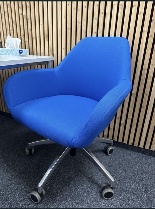 Fotele niebieskie konferencyjne