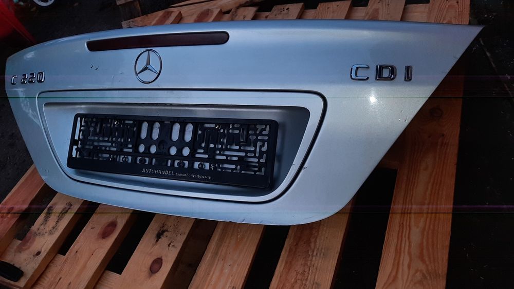 Lak. 744 Mercedes C w203 sedan kompletną klapa