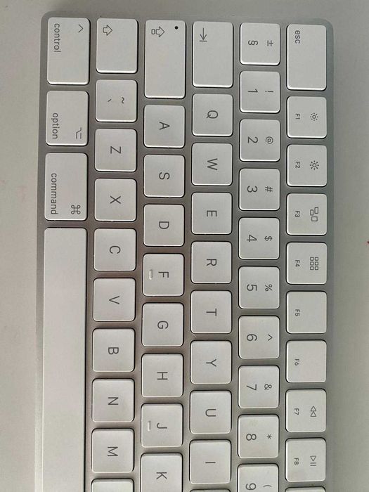 Apple Magic Keyboard469533610959196160