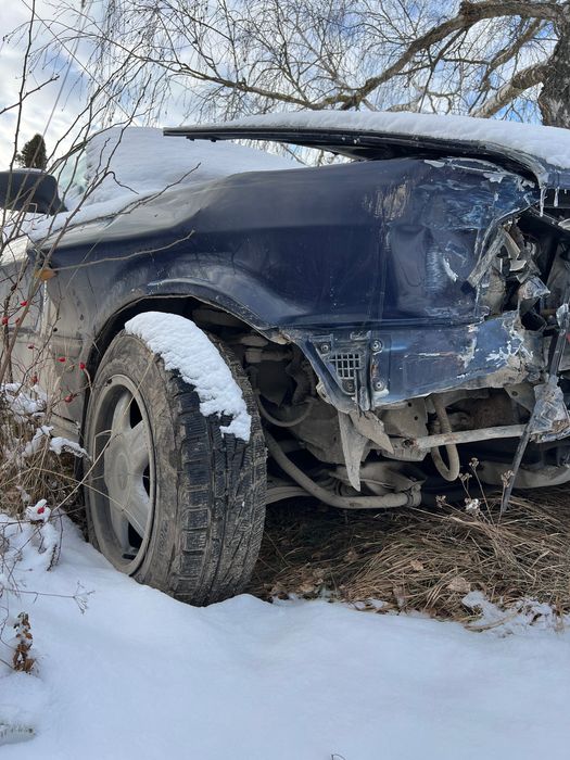 Машина Audi 80 b4 , продаю цілком або на розбір
