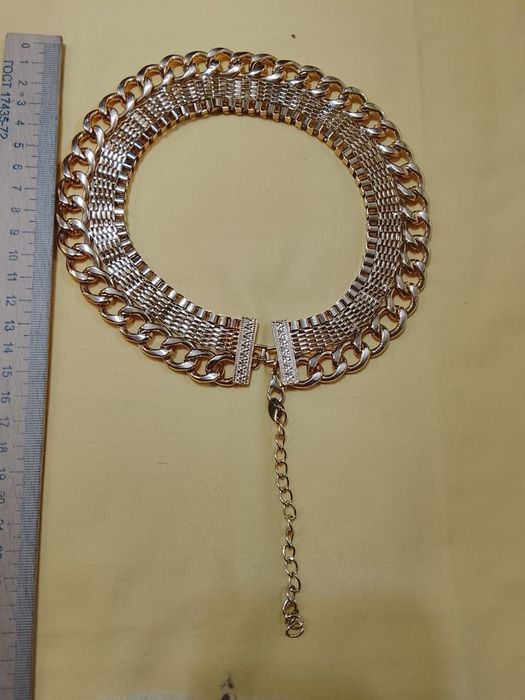 Колье-чоккер. Из крупных звеньев цепи. Под золото