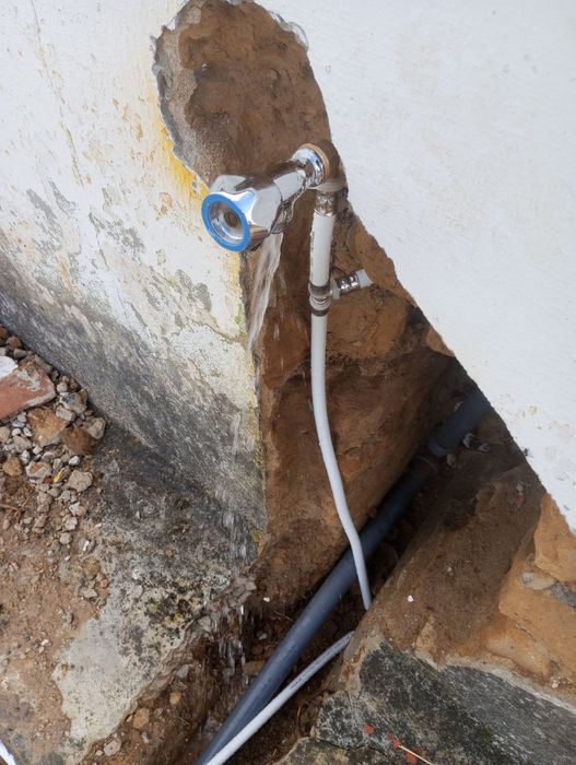 Canalizador águas e esgoto