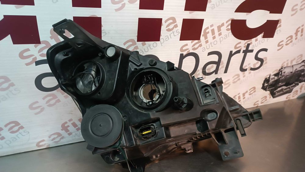 Ótica / Farol Citroen Berlingo / Peugeot Partner 2015-2018 - Esquerda 9682828280 89318031