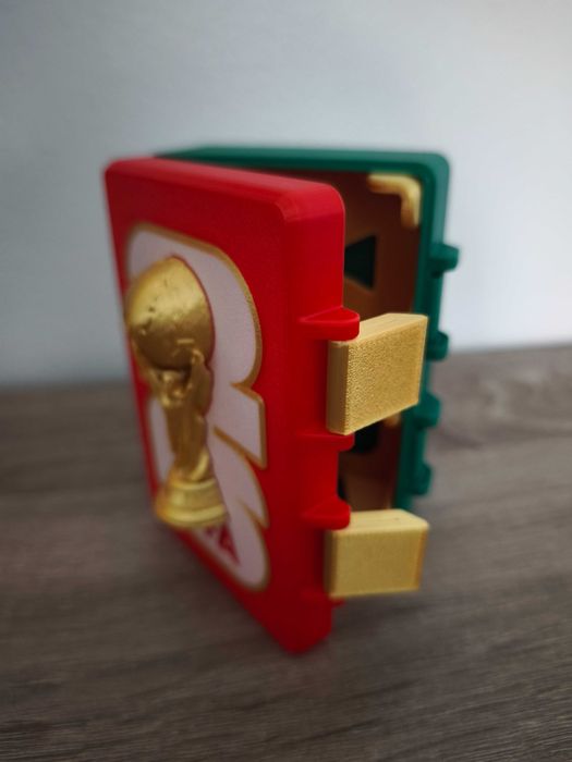 Caixa cromos mundial 2026 Panini versão Fifa com troféu saliente
