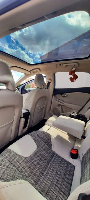 Samochód Volvo V40