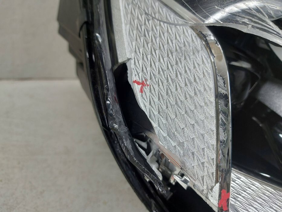 Audi A4 B9 8W lift 19- LED prawa lampa przednia przód reflektor