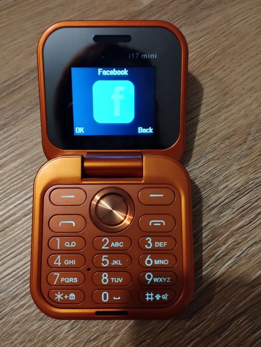 Mini telefon i17