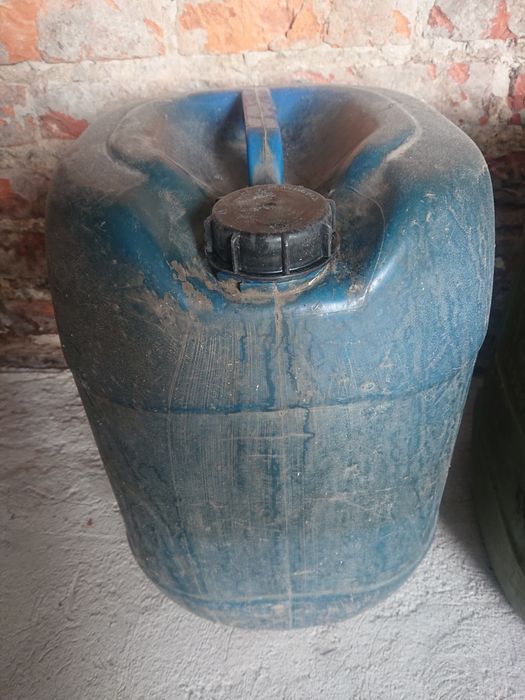 Dwie beczki na paliwo po 30l