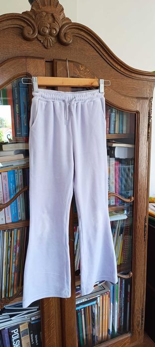 dresowe, welurowe spodnie SMYK. r. 128