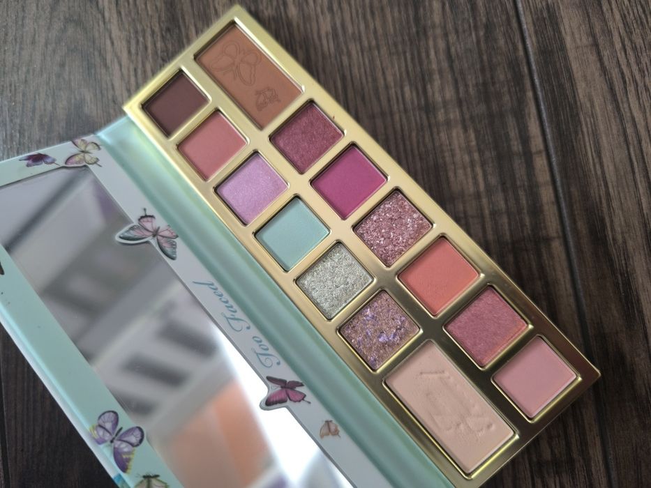 Too Faced Too Famme paleta cieni